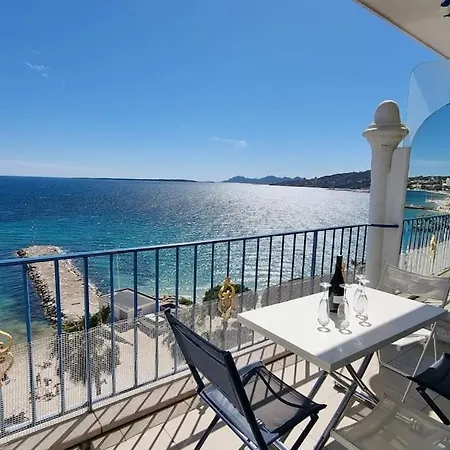 Au Bord De La Mer De Juan-les-pins Antibes